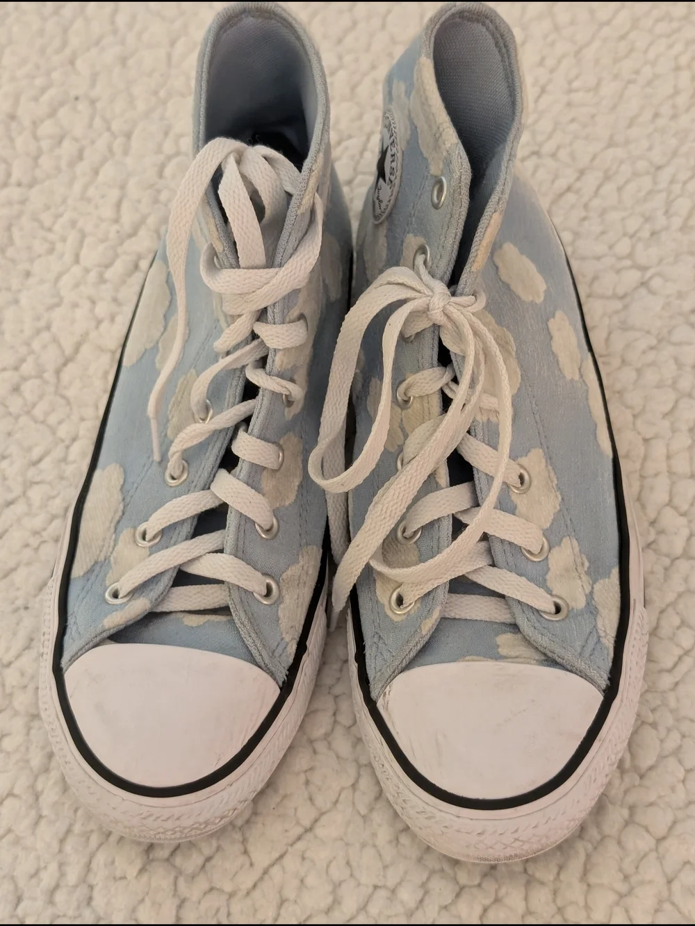 Great Condition: Converse Chuck Taylor All Star Clouds Kids 6